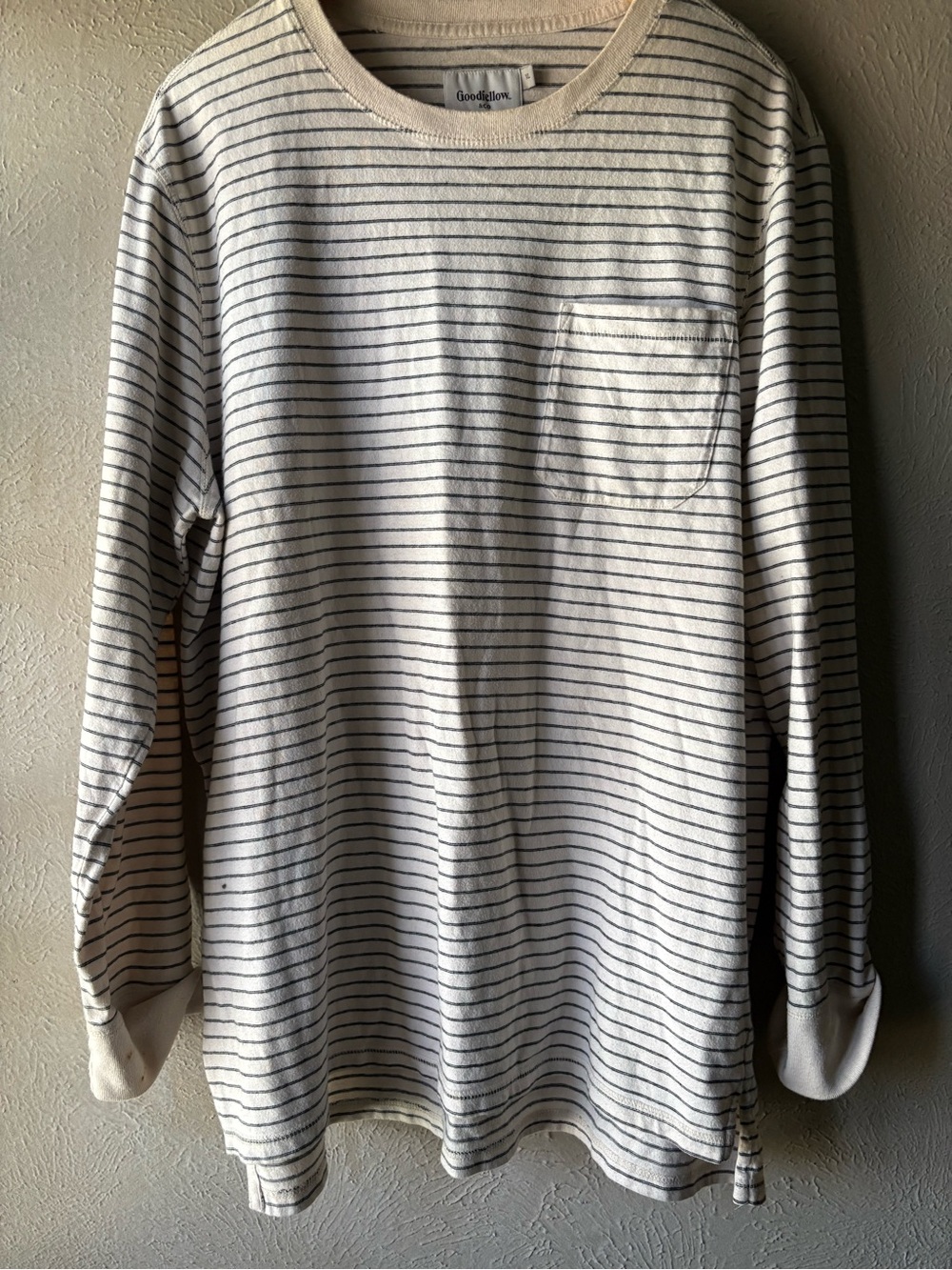 Goodfellow & Co Cream and Navy Thin-Striped Long Sleeve Pocket Tee